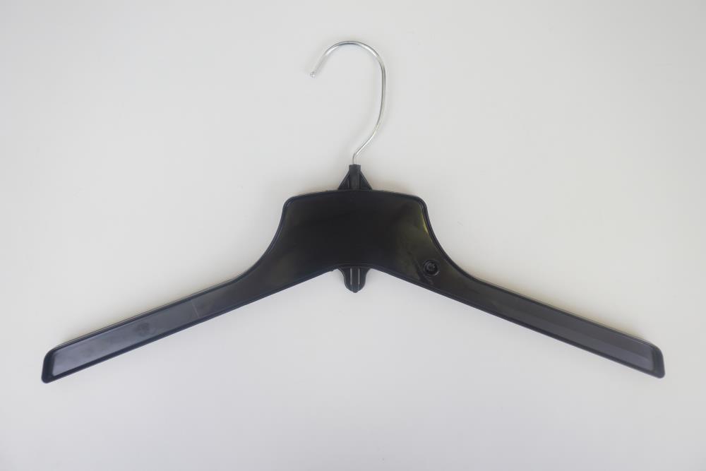 Black Plastic Clothes Hangers 17